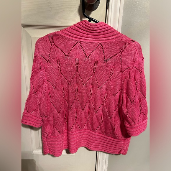 Pink Nygard Women’s Medium Patterned Shrug. - Picture 3 of 6
